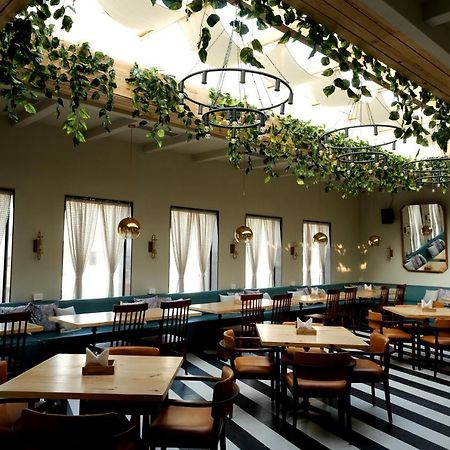 The Wallflower Hotel Kota  Bagian luar foto