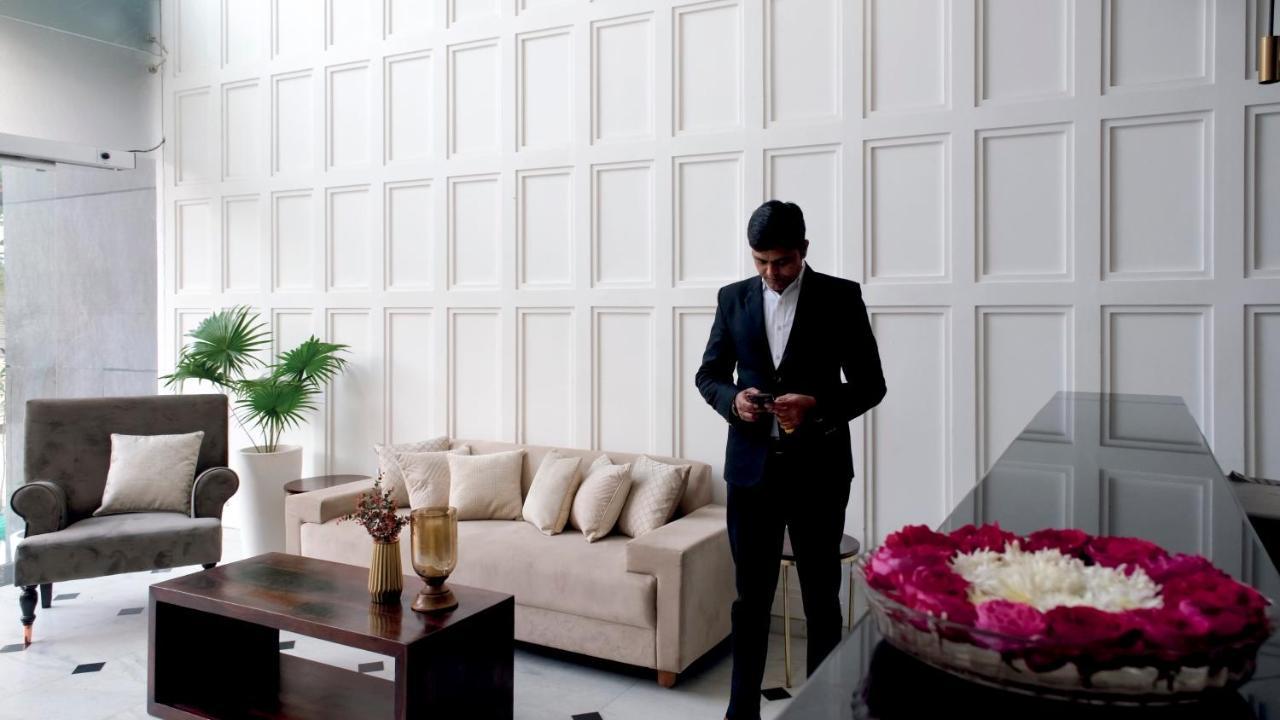 The Wallflower Hotel Kota  Bagian luar foto