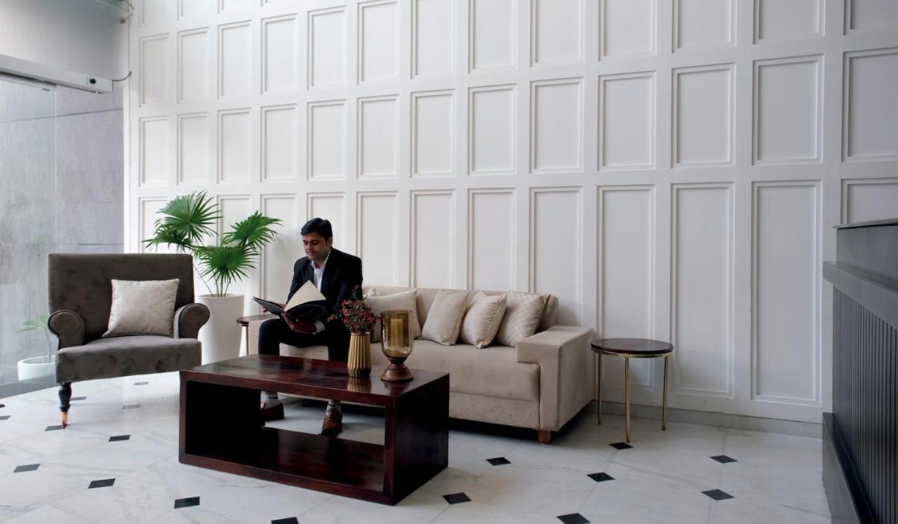 The Wallflower Hotel Kota  Bagian luar foto
