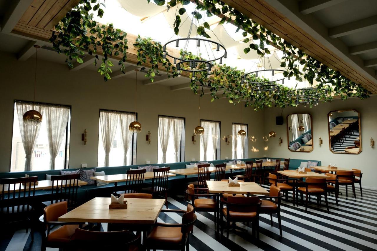 The Wallflower Hotel Kota  Bagian luar foto