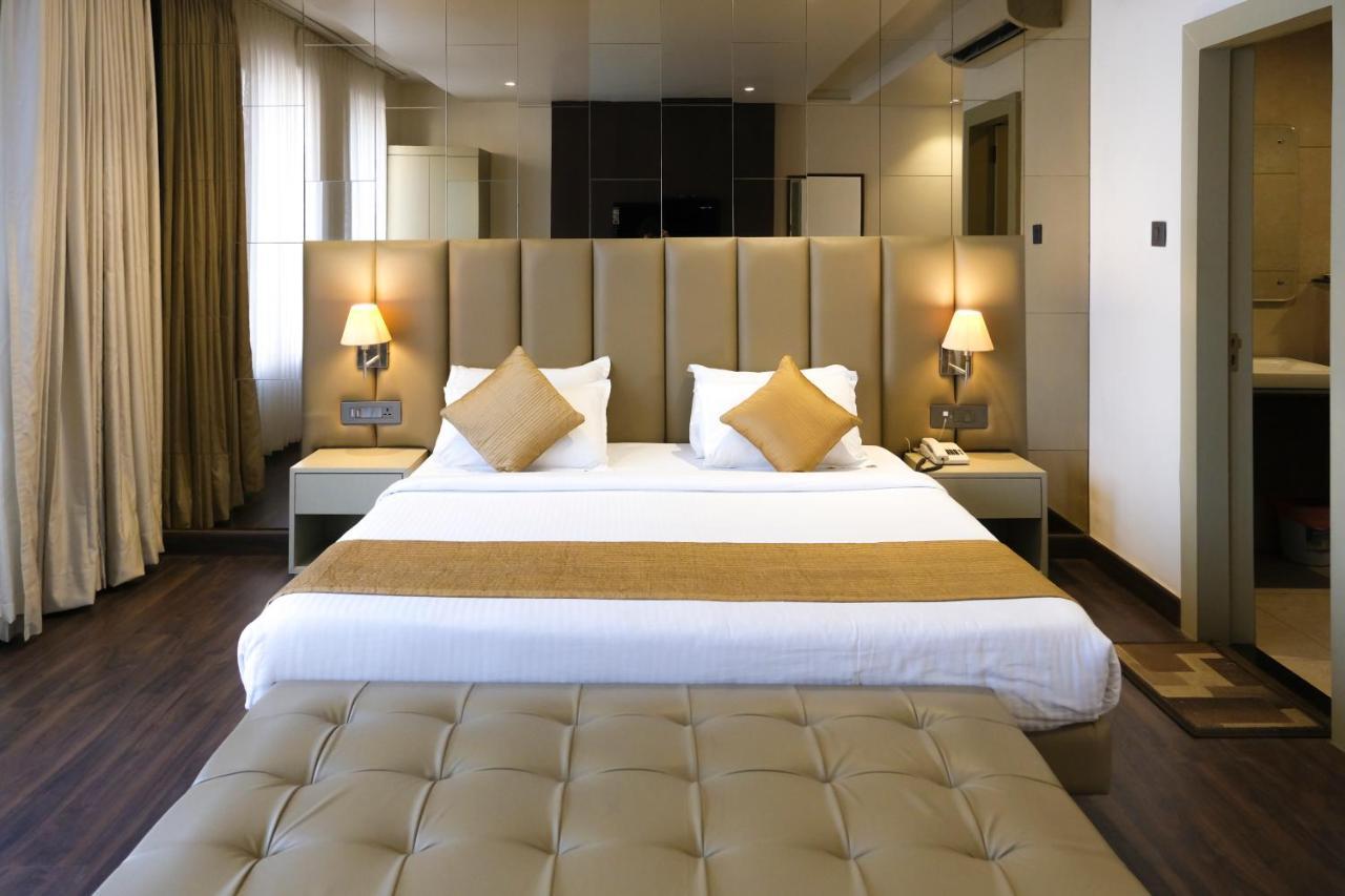 The Wallflower Hotel Kota  Bagian luar foto