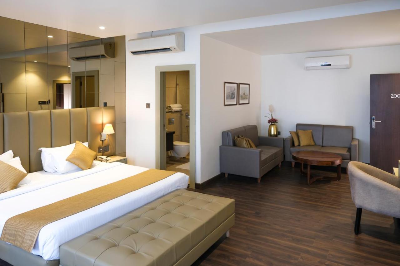 The Wallflower Hotel Kota  Bagian luar foto