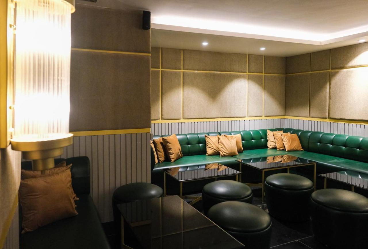 The Wallflower Hotel Kota  Bagian luar foto