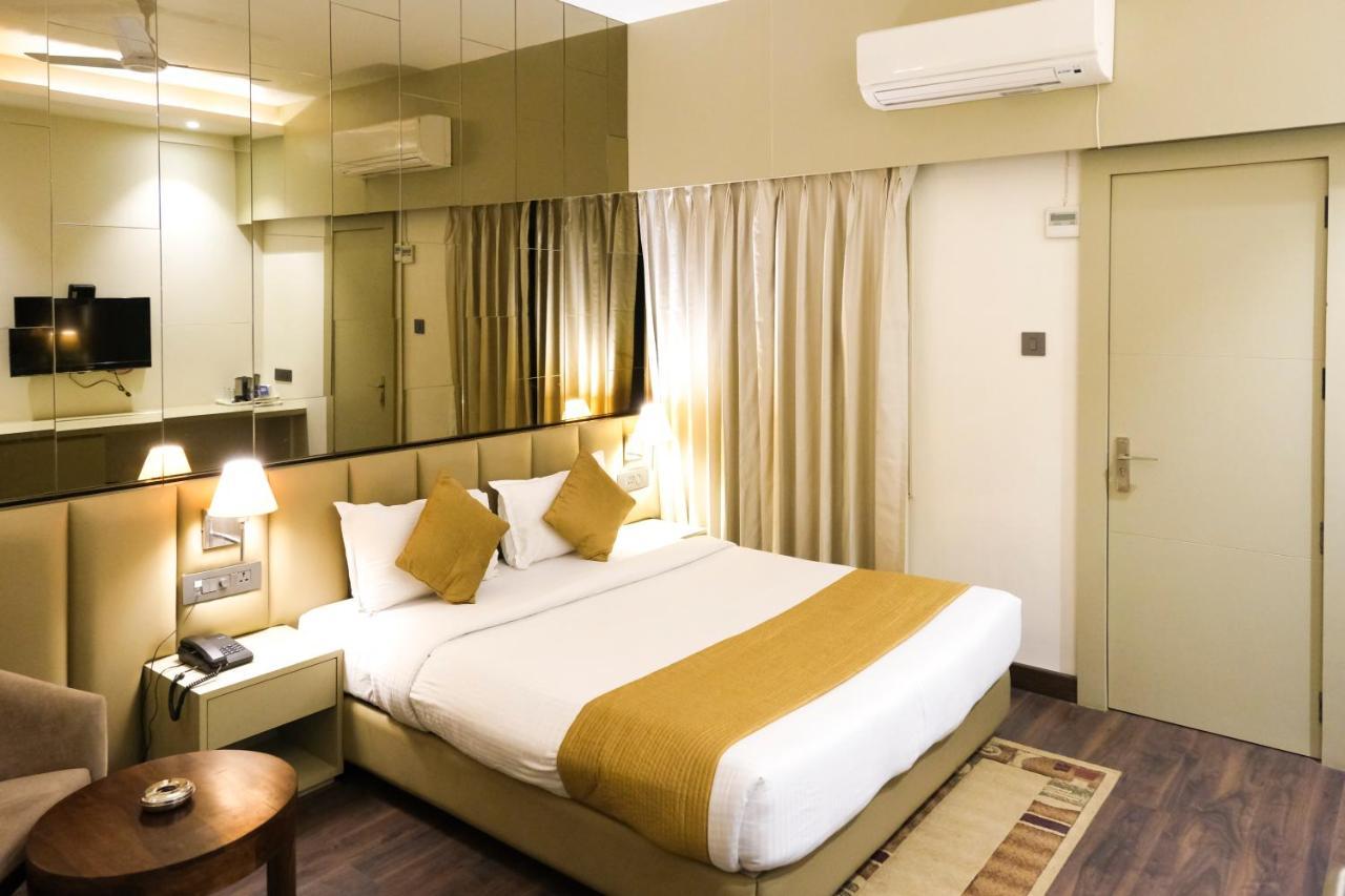 The Wallflower Hotel Kota  Bagian luar foto