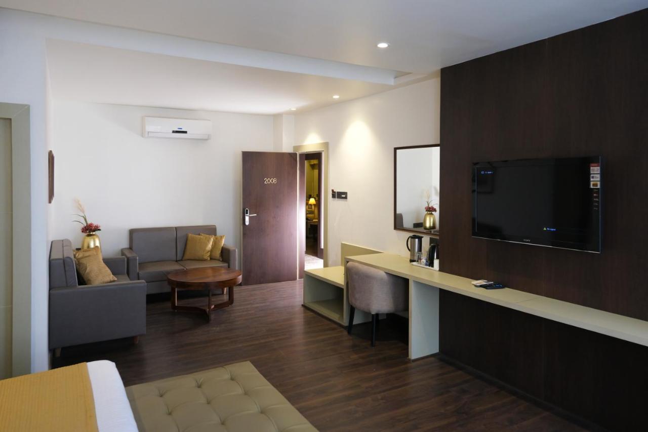 The Wallflower Hotel Kota  Bagian luar foto